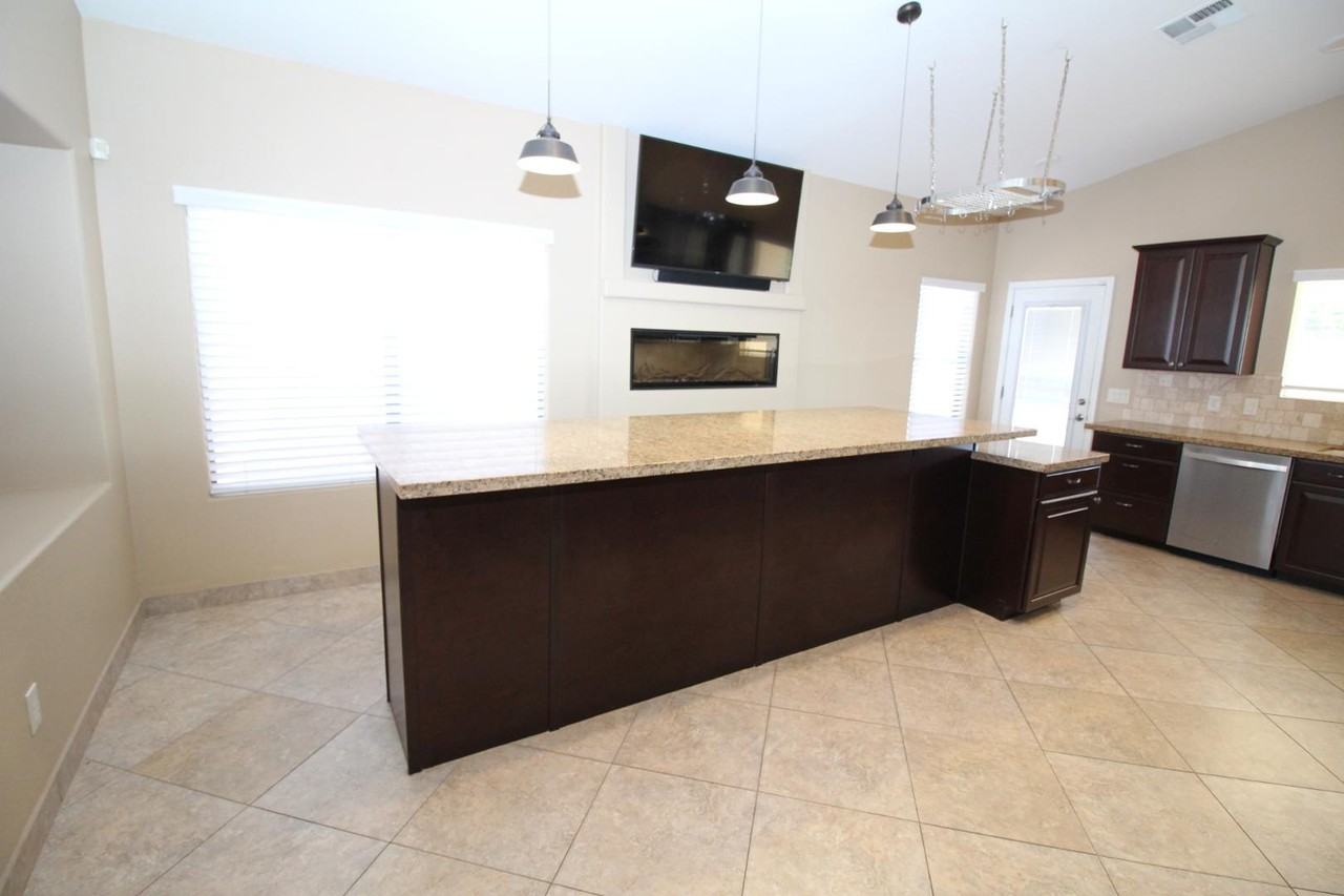 5437 W Bluefield Ave - Photo 7 of 23