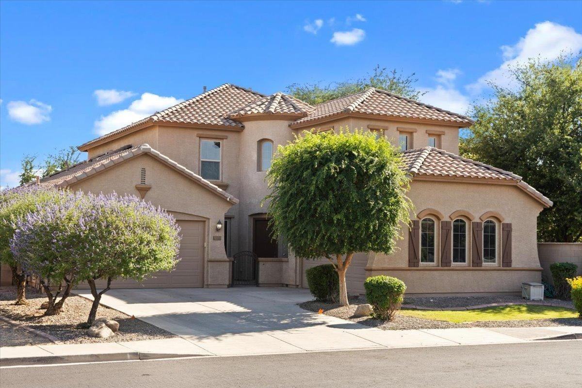 2771 E Wisteria Dr