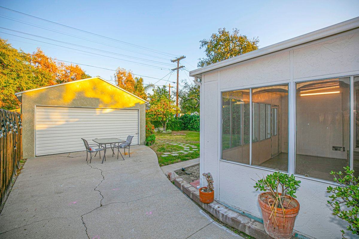 2206 N Orchard Dr - Photo 5 of 22