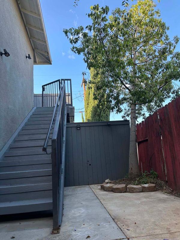 445 E Francis St - Photo 3 of 17