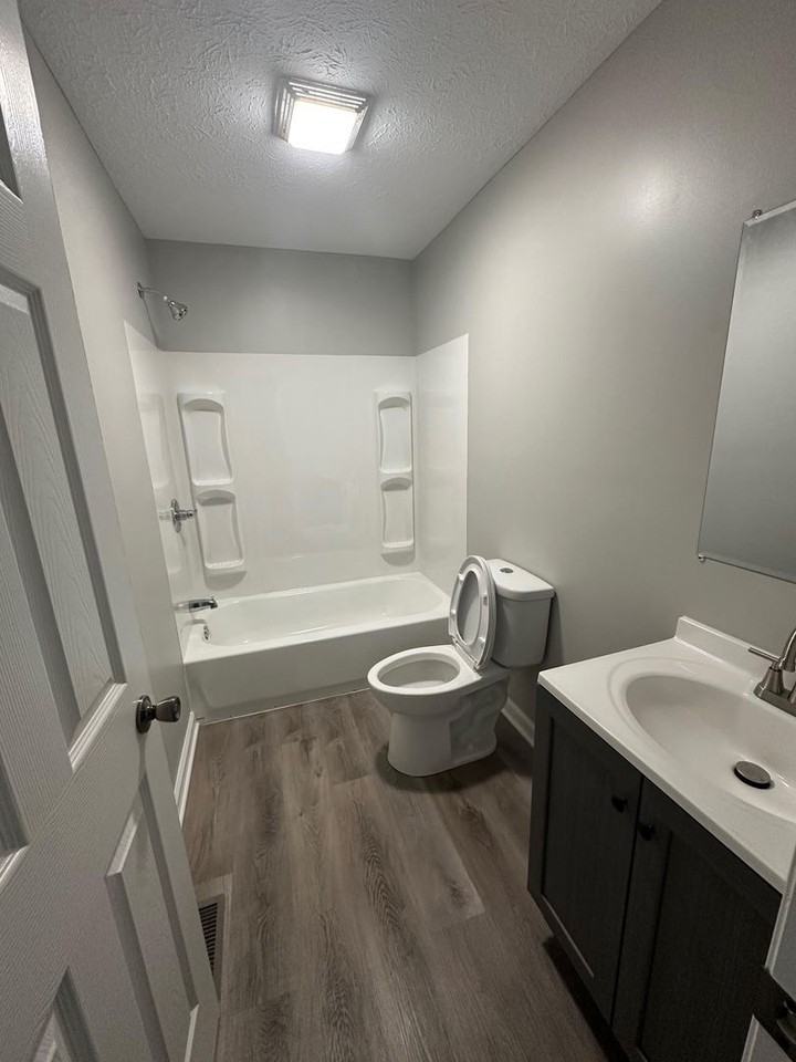 1109 E Kirby Ave Whim & Proper, LLC) - Photo 4 of 21