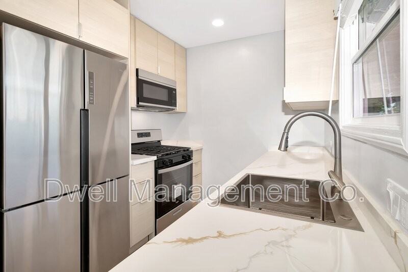 8071 Lemon Ave - Photo 3 of 13