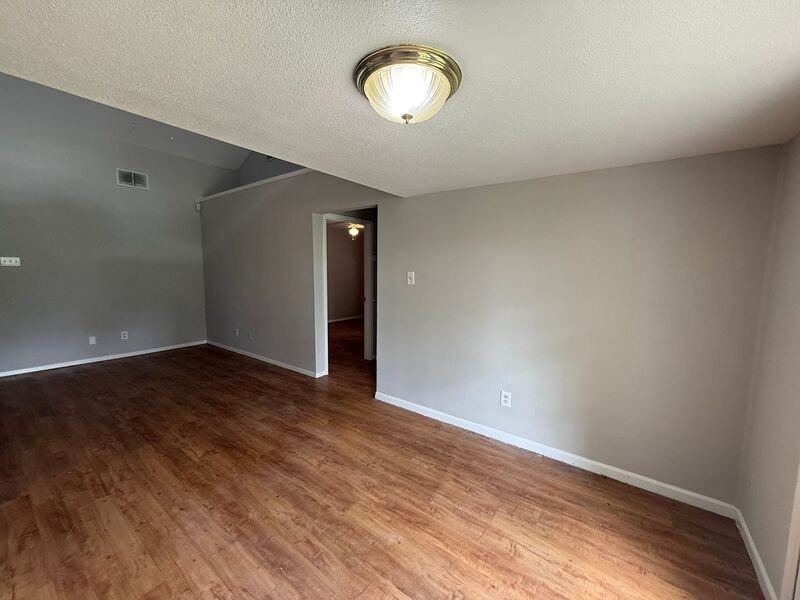 609 Trout St - Photo 5 of 22