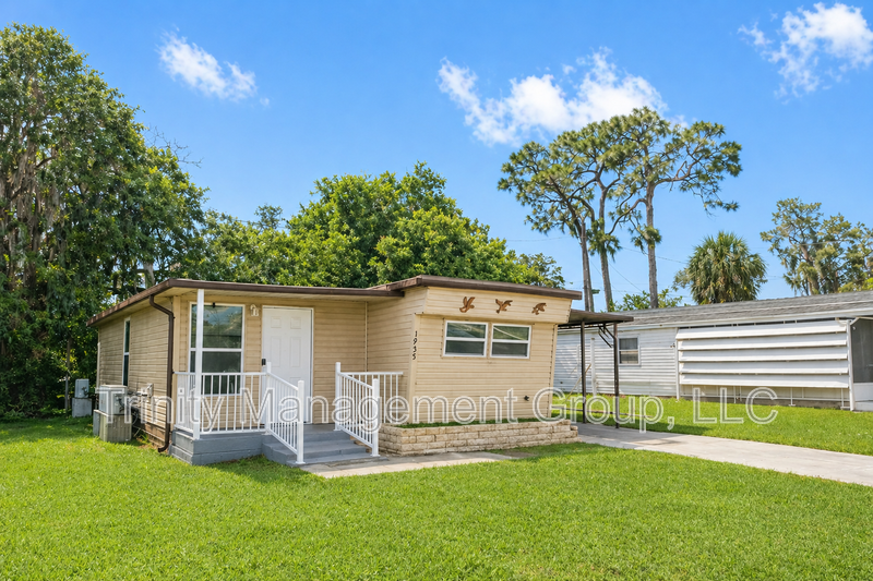 1935 Speck Dr - Photo 2 of 18