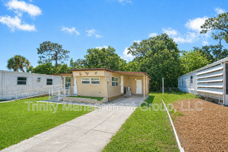 1935 Speck Dr - Photo 4 of 19