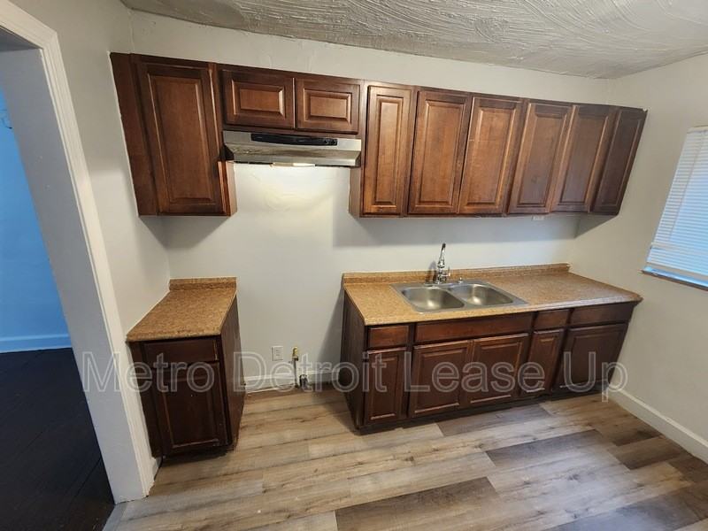 10724 Whitehill St - Photo 4 of 10