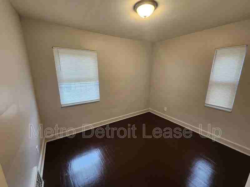 10724 Whitehill St - Photo 6 of 10