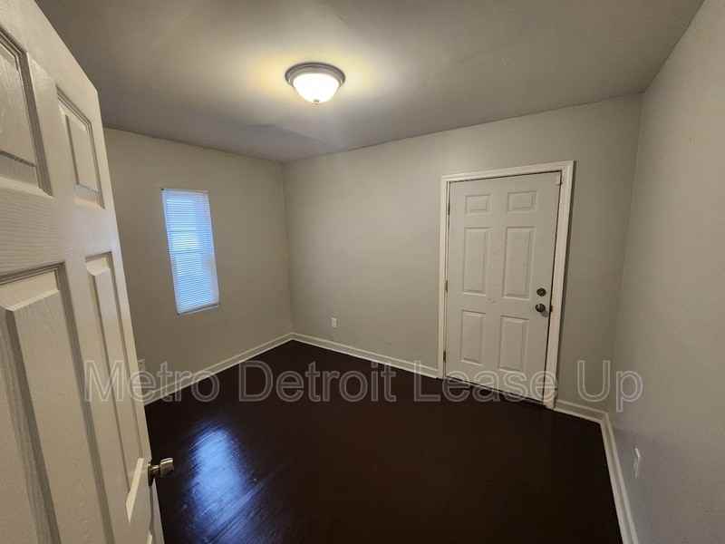 10724 Whitehill St - Photo 7 of 10