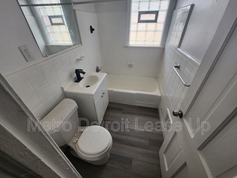 20110 Northlawn St - Photo 6 of 9