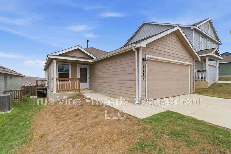 7119 Satellite Way - Photo 3 of 28