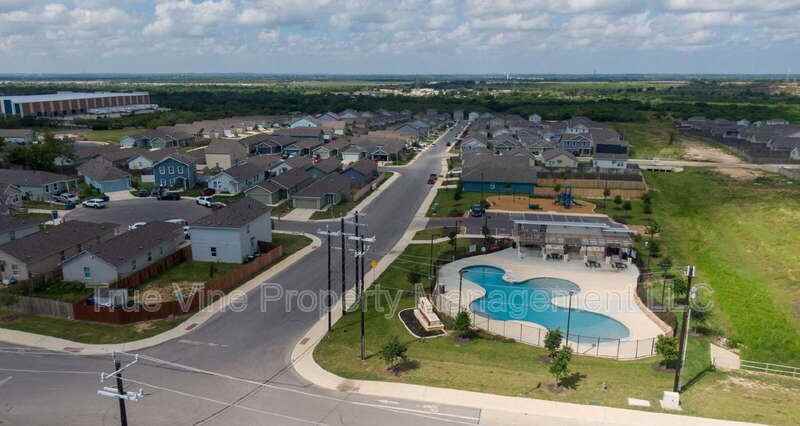 7119 Satellite Way - Photo 4 of 28