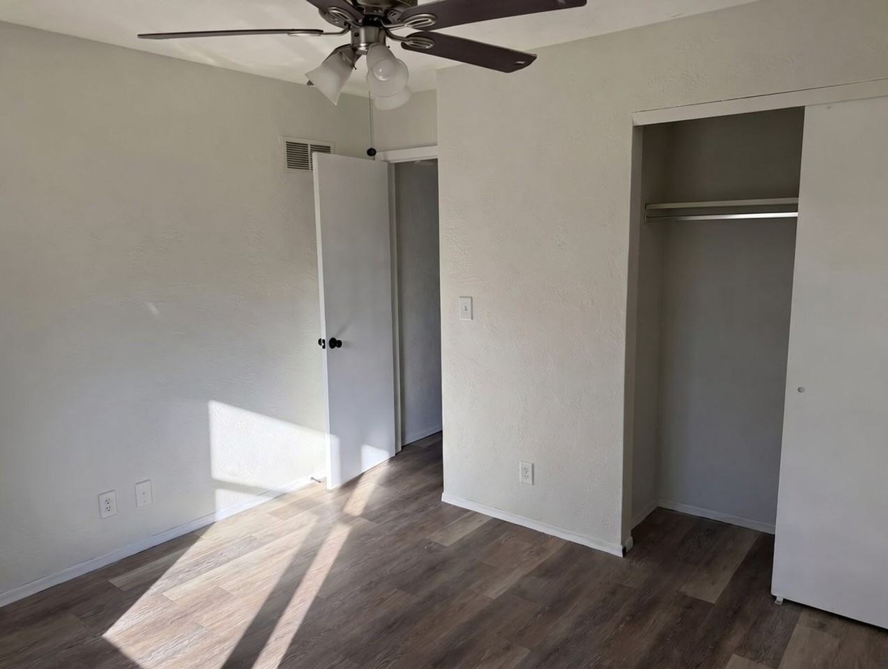 2901 Tepee Ave - Photo 3 of 12