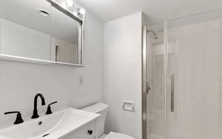 featured image of 2 Hawthorne Pl