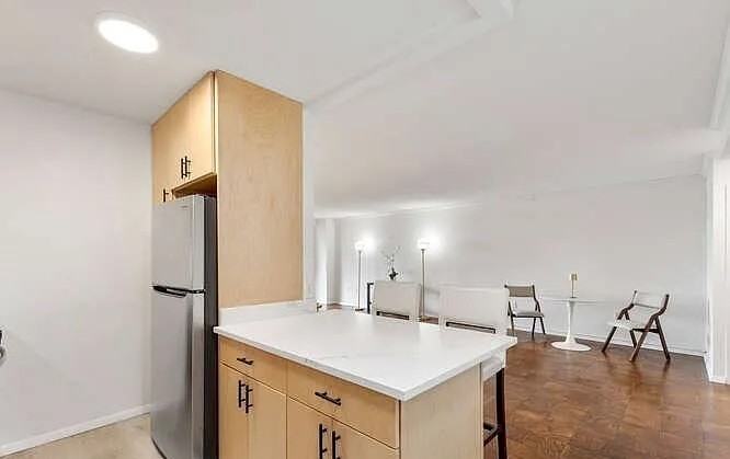 2 Hawthorne Pl - Photo 6 of 8