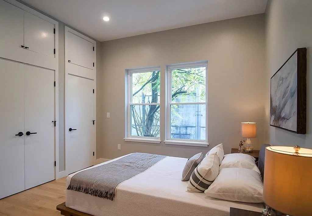 243 Condor St - Photo 2 of 8