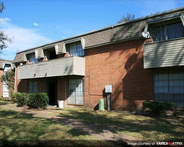 3400 Shady Hill Drive - Photo 3 of 5