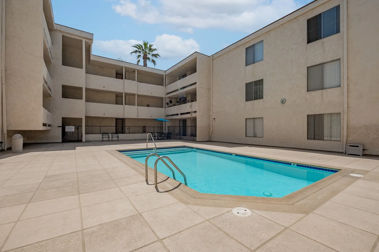 125 N Allen Ave #217 - Photo 2 of 26