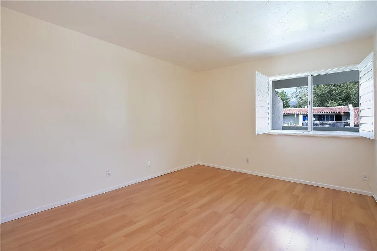 5510 Armitos Ave #6 - Photo 6 of 22