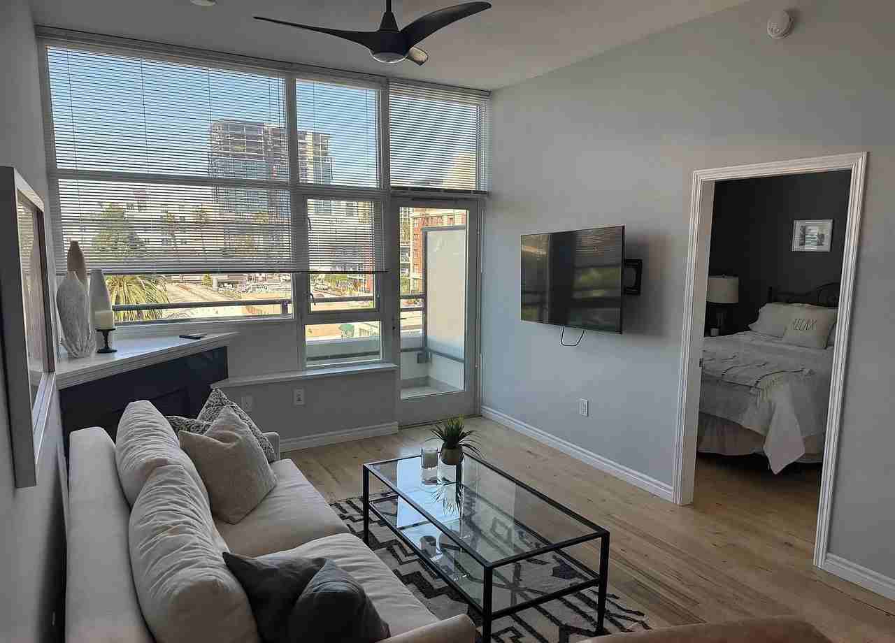 475 Redwood St #509 - Photo 2 of 8