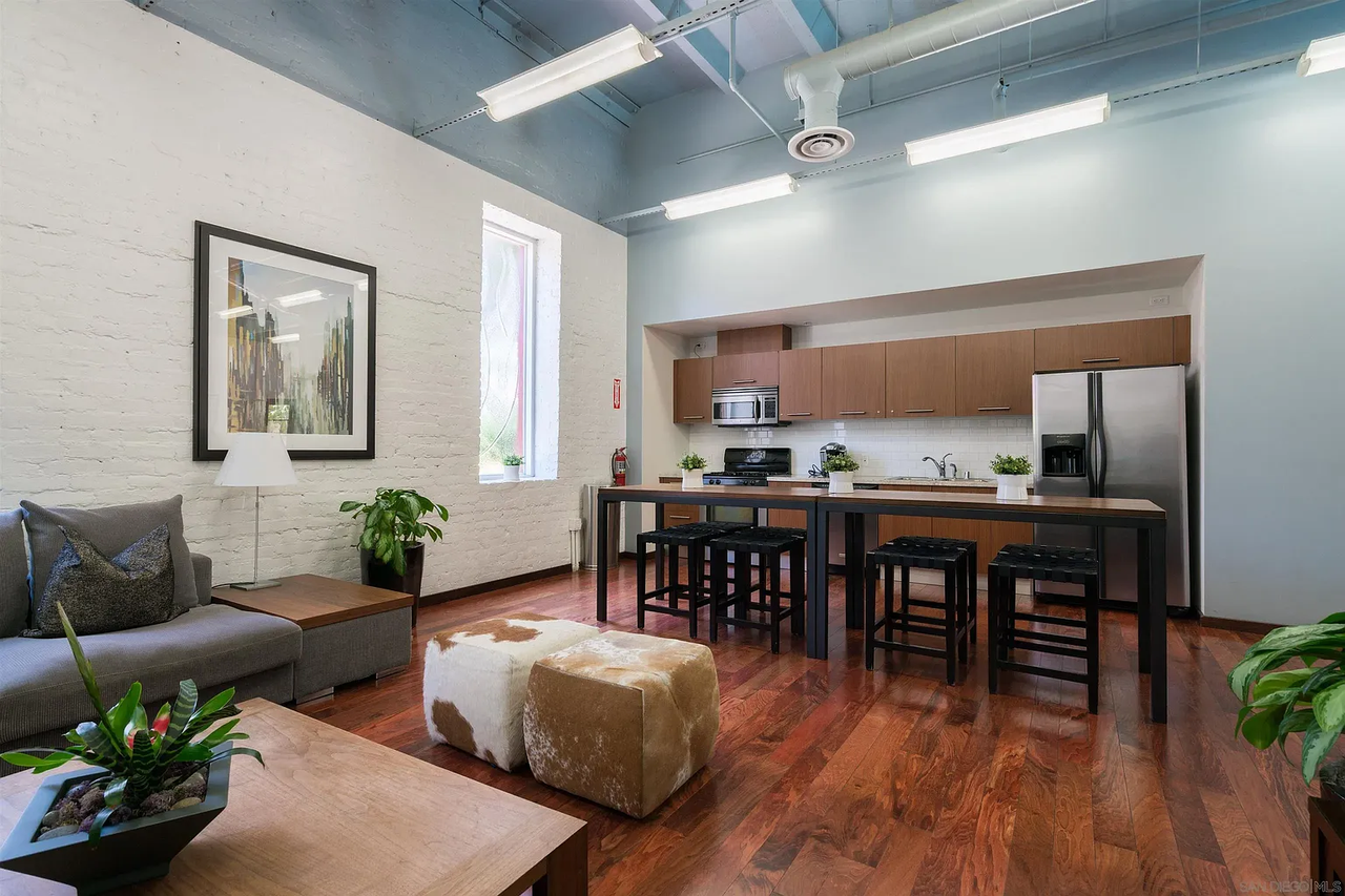 1431 Pacific Hwy #110 - Photo 6 of 31