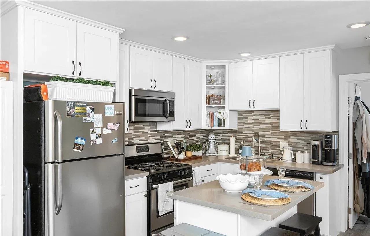 5061 Mission Blvd - Photo 7 of 24