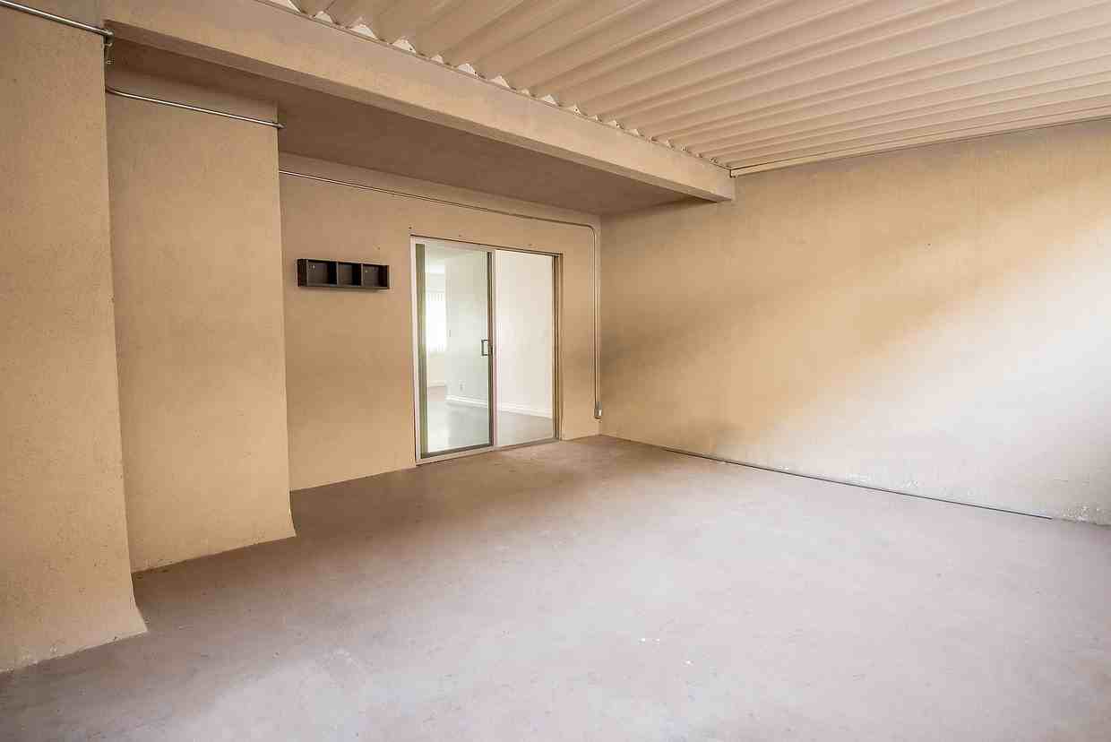 5118 De Longpre - Photo 7 of 29