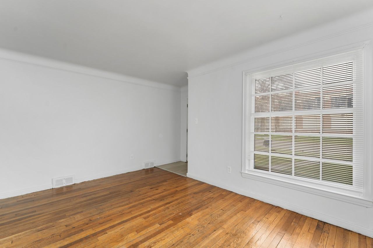 15626 Tacoma St - Photo 7 of 24