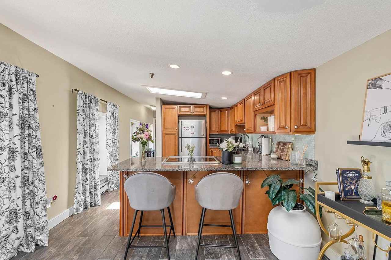 80 Fleet St #5-7 - Photo 5 of 13