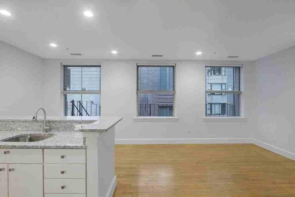 140 Boylston St - Photo 3 of 12