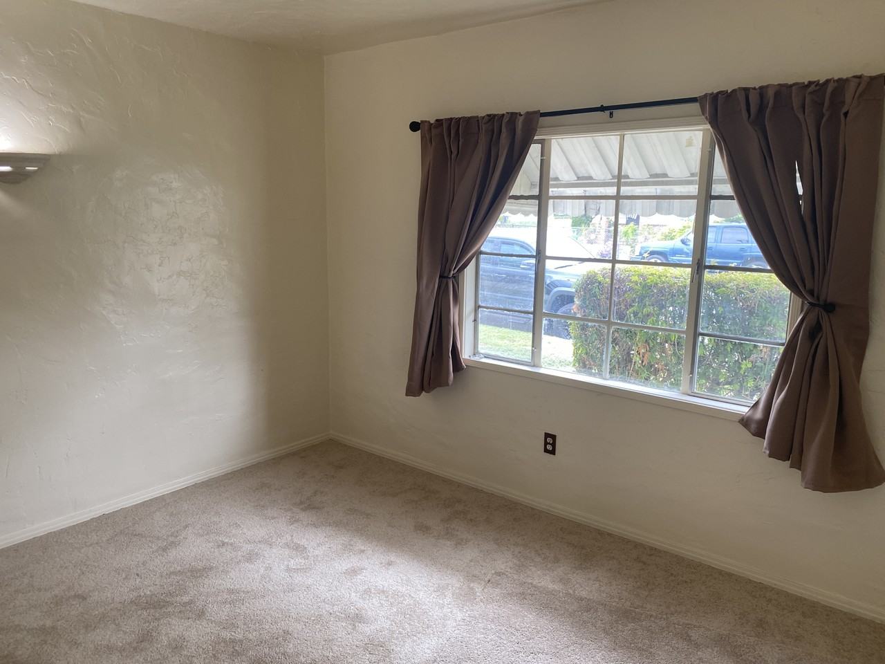211 W Dexter St #NA - Photo 5 of 12