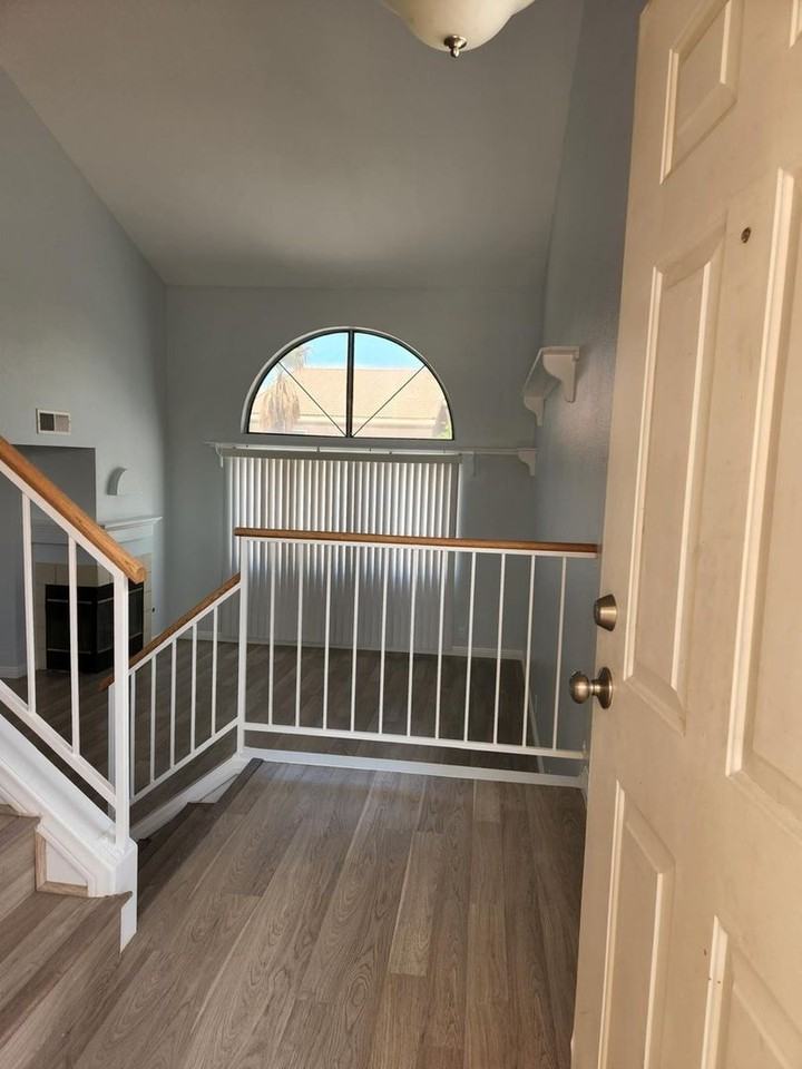 1613 Royal Palm Dr - Photo 2 of 48
