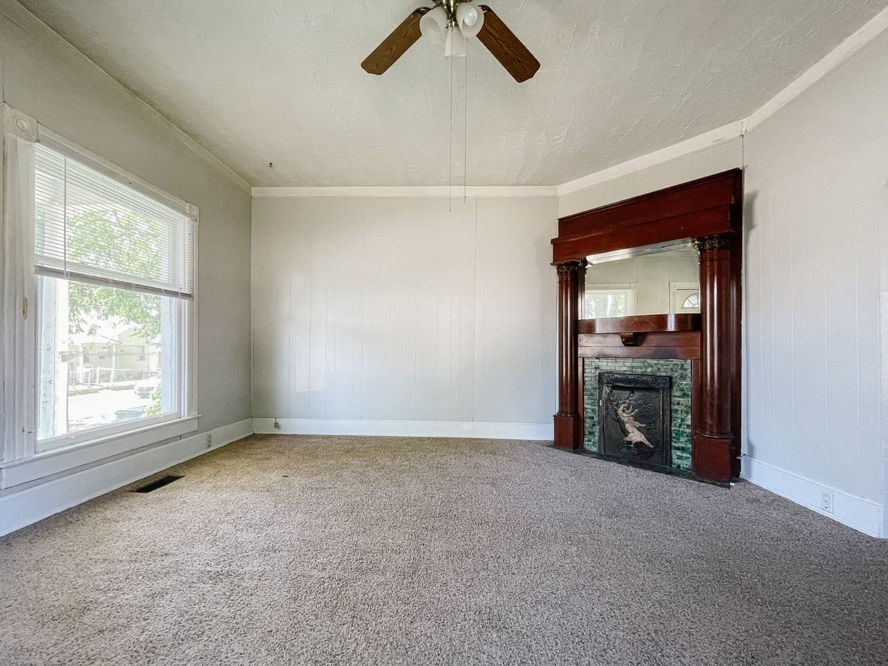 1242 Hunt St - Photo 2 of 20