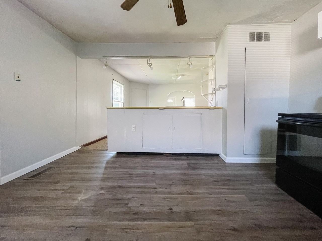 1242 Hunt St - Photo 4 of 20