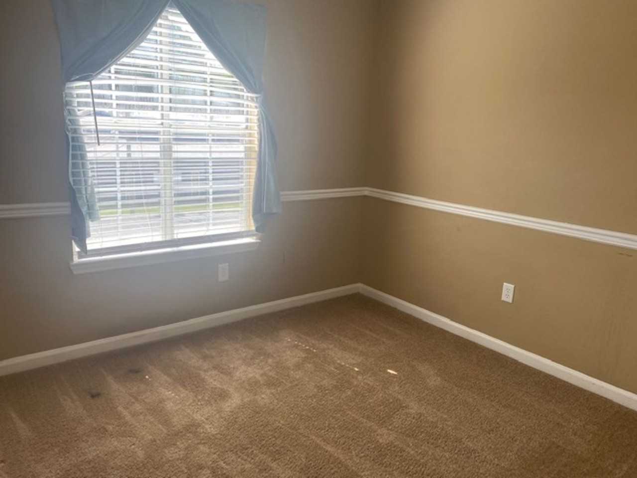 1336 Royalty Dr - Photo 7 of 11