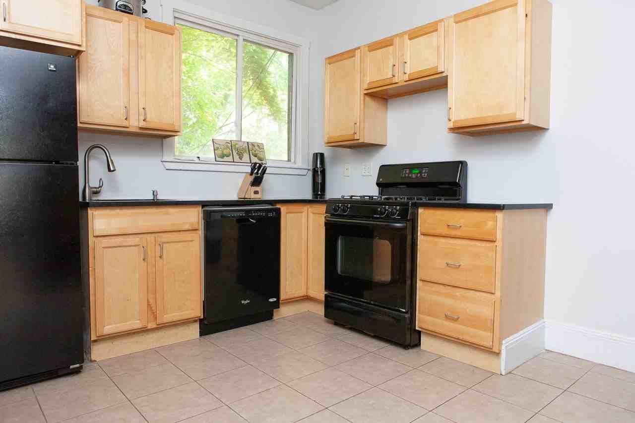 1743 Commonwealth Ave - Photo 4 of 17
