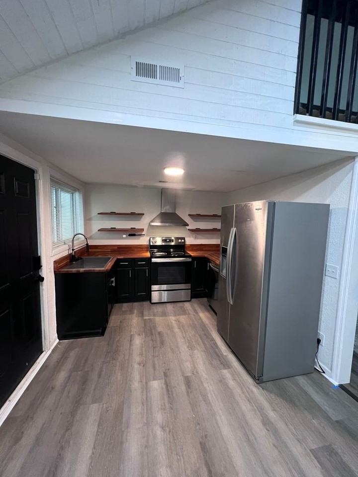 4305 10th Ave - Photo 4 of 22