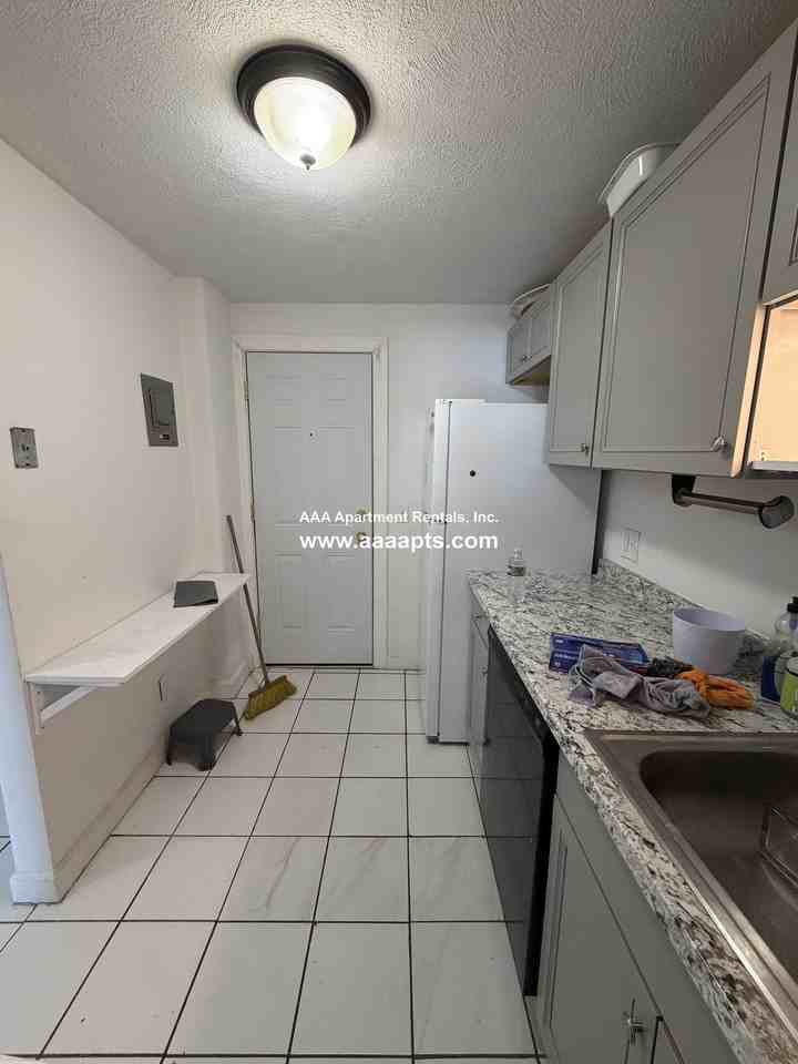 Park Ave #22 - Photo 3 of 16