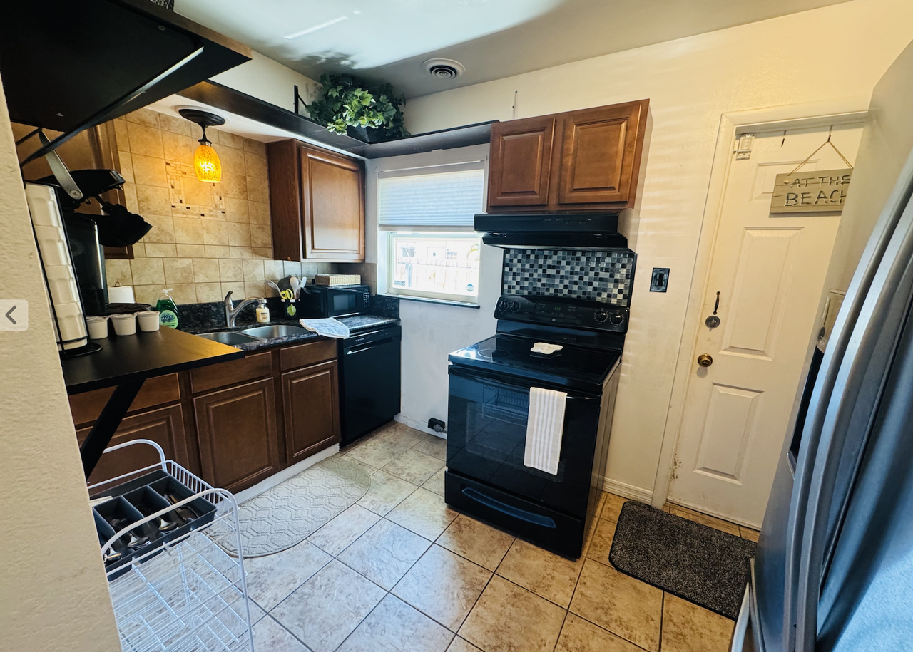 412 73rd Ave #1 - Photo 5 of 11