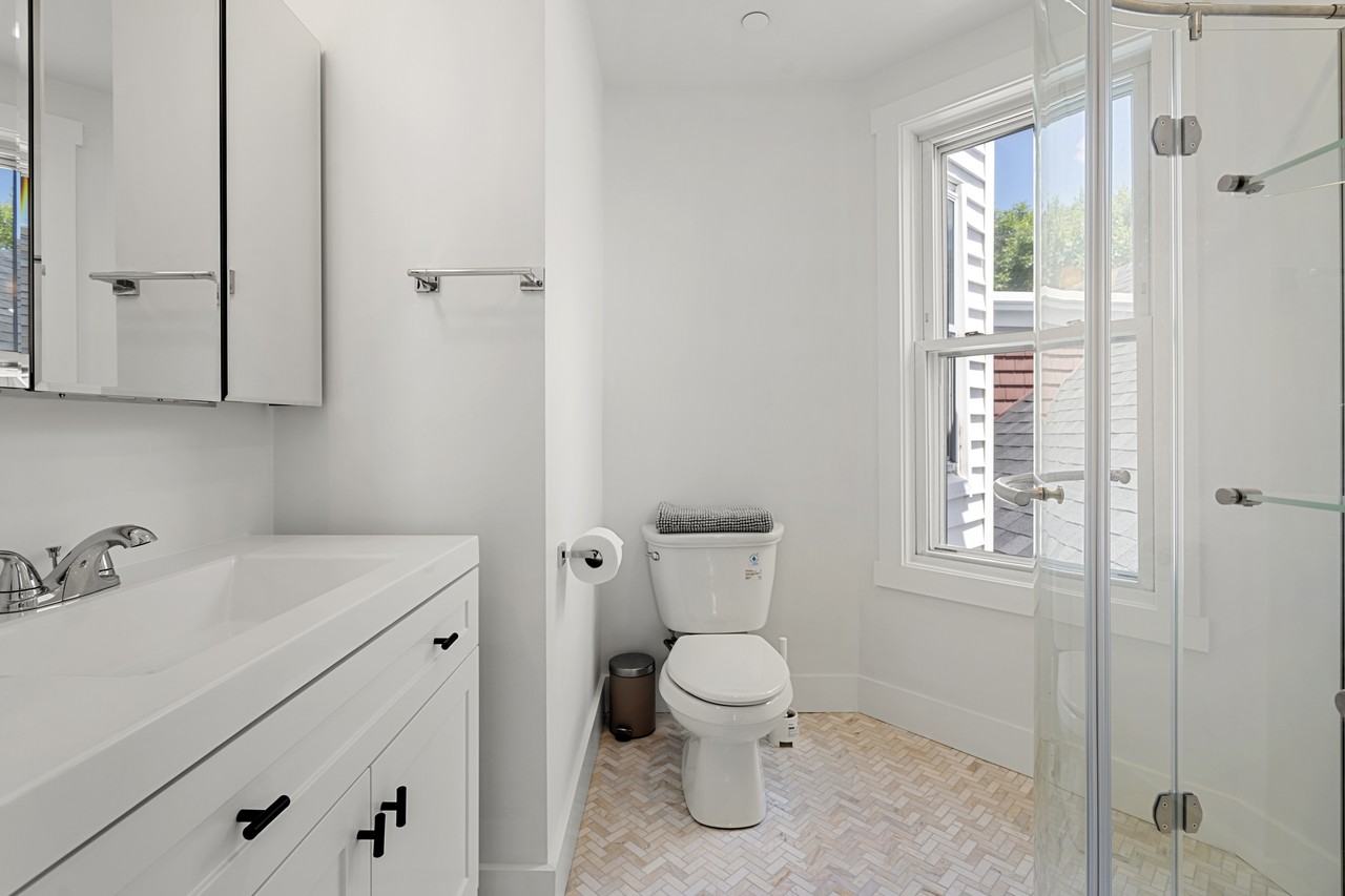 349 W 4th St #5 - Photo 3 of 10