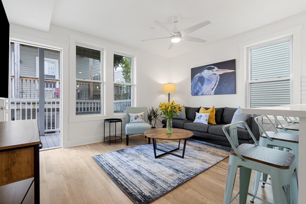 349 W 4th St #5 - Photo 5 of 10