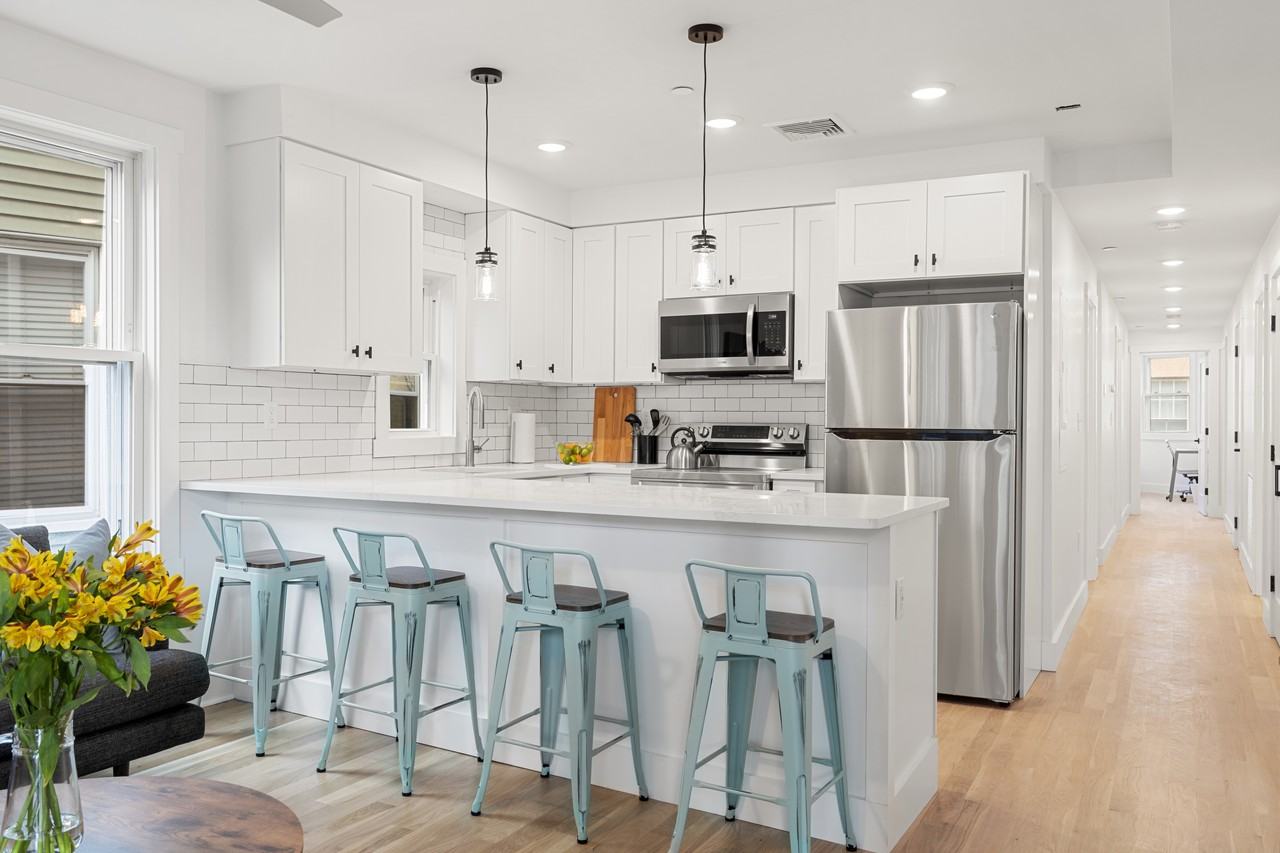 349 W 4th St #5 - Photo 7 of 10