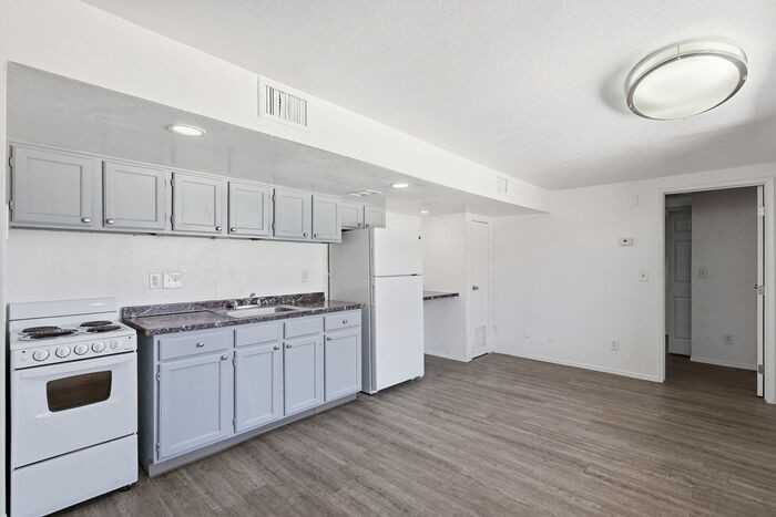 835 N Alvernon Way #110 - Photo 2 of 7
