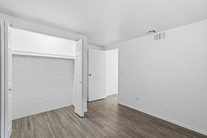 835 N Alvernon Way #110 - Photo 6 of 7