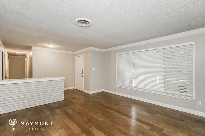 3556 Wosley Dr - Photo 5 of 14