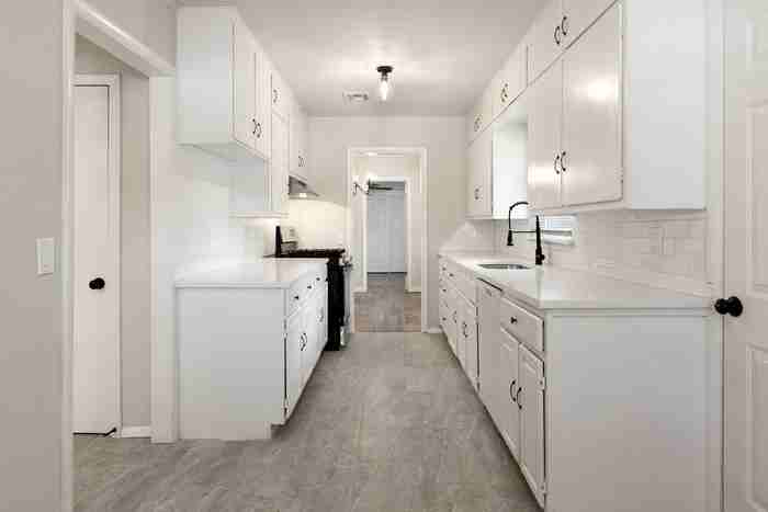 730 N College St - Photo 5 of 22