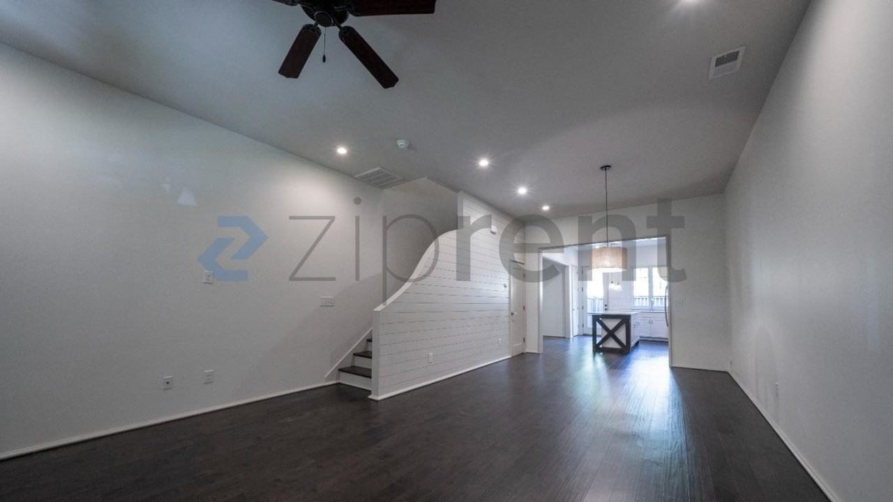 1346 Calash Ave - Photo 4 of 21