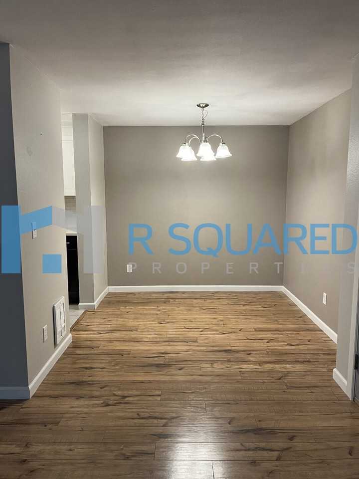 975 Aberdeen Avenue NEUnit L203 #L203 - Photo 5 of 14