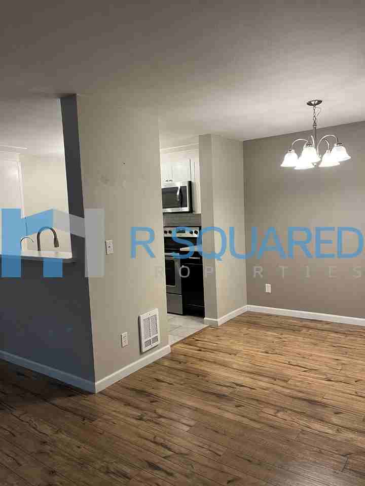 975 Aberdeen Avenue NEUnit L203 #L203 - Photo 6 of 14