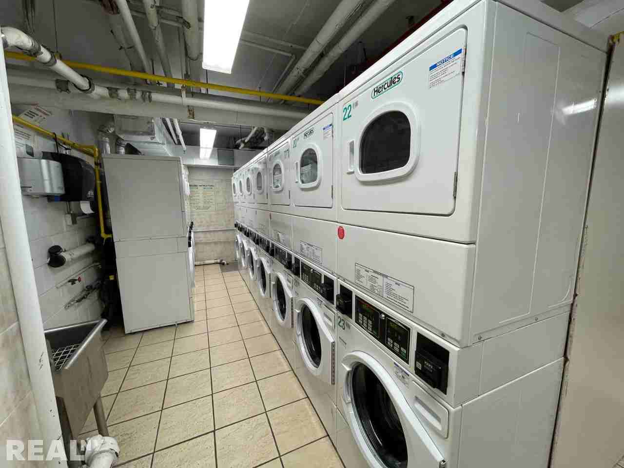 8th Ave #4L - Photo 6 of 7