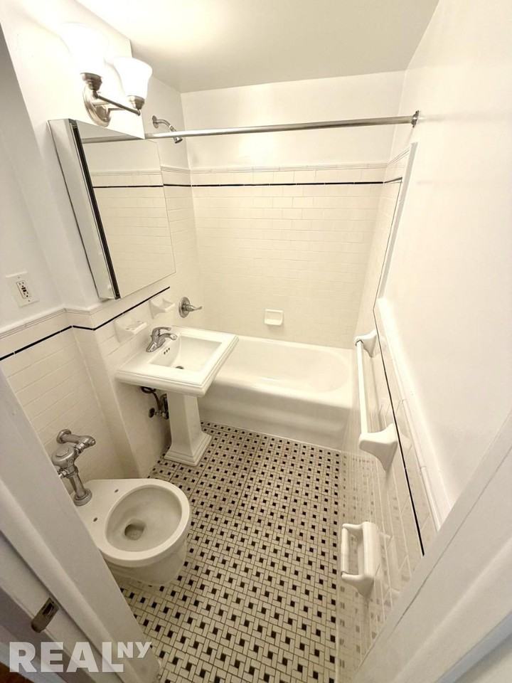 Christopher St #9O - Photo 6 of 6